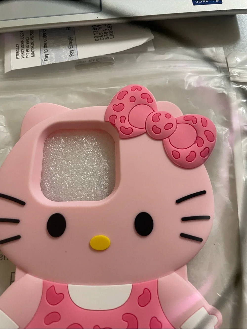 Hello kitty silicone case 16 pro new in bag